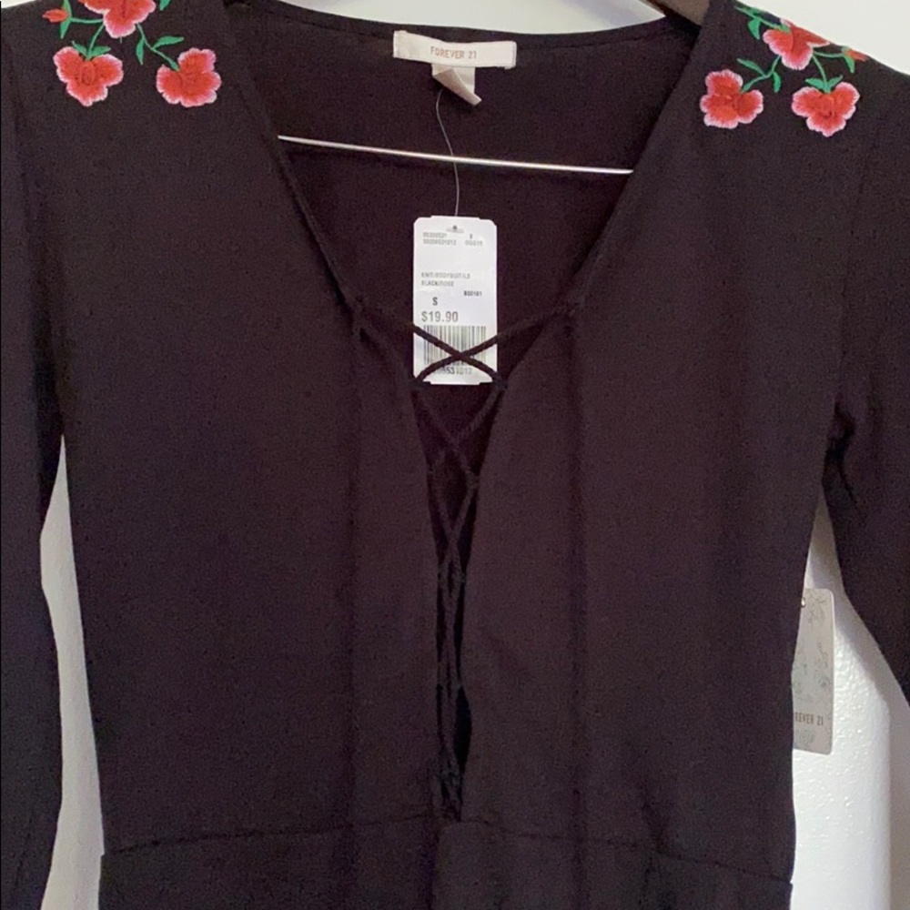 F21 EMBROIDERED FLORAL BODYSUIT WITH TASSELS NWT - Picture 2 of 12